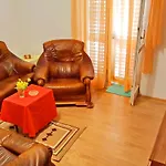 Three Bedroom With Terrace 公寓