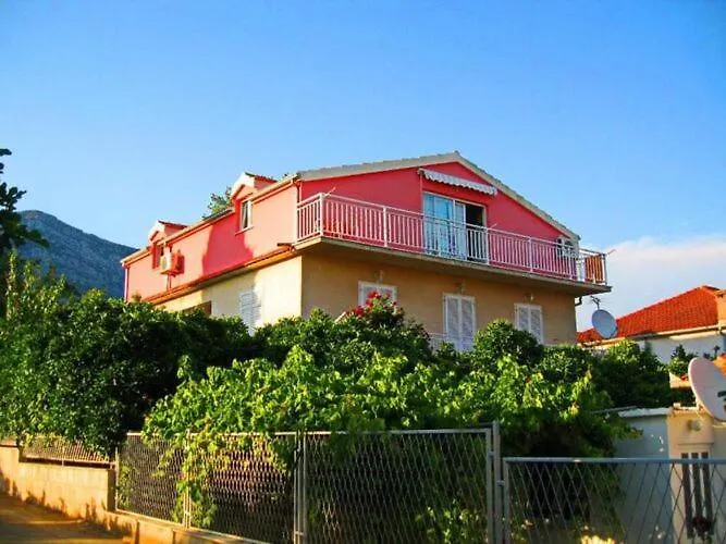 Three Bedroom With Terrace *