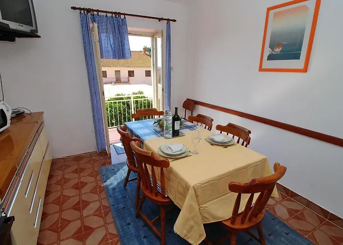 Three Bedroom With Terrace أوروبيتش