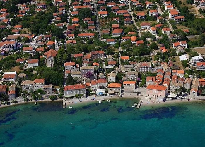 Three Bedroom With Terrace *