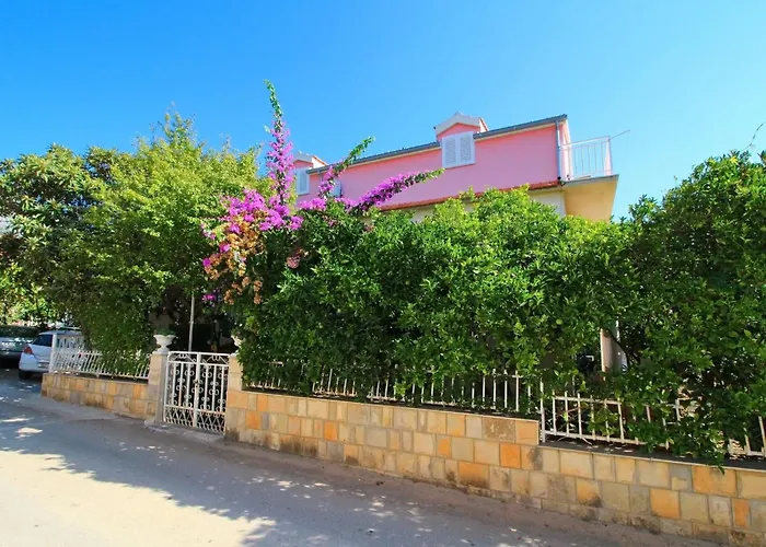 Three Bedroom With Terrace شقة أوروبيتش