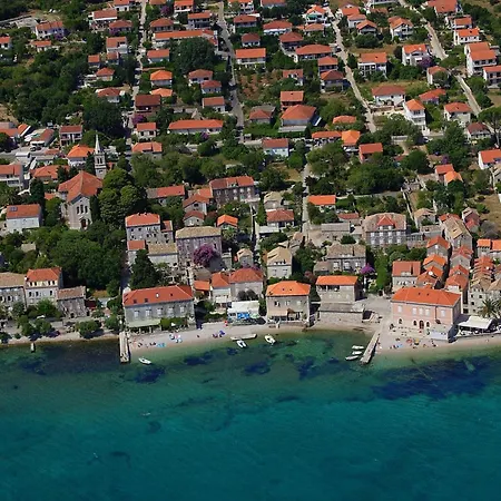 Three Bedroom With Terrace *