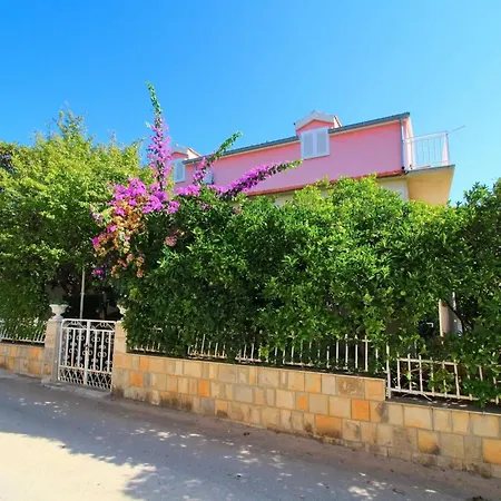 Three Bedroom With Terrace Apartamento Orebić